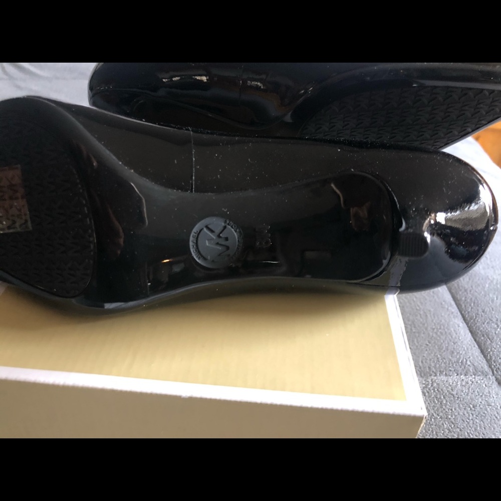 Heels - Picture 5 of 5